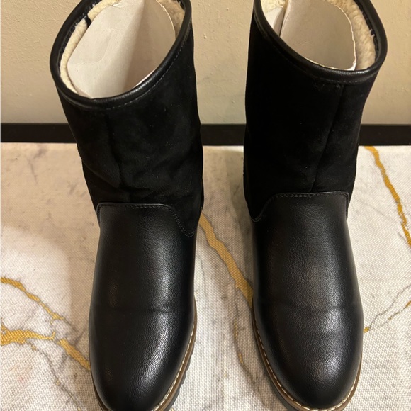 Black Nautica boots with faux fur/sherpa inside; very warm and comfortable - Picture 15 of 15